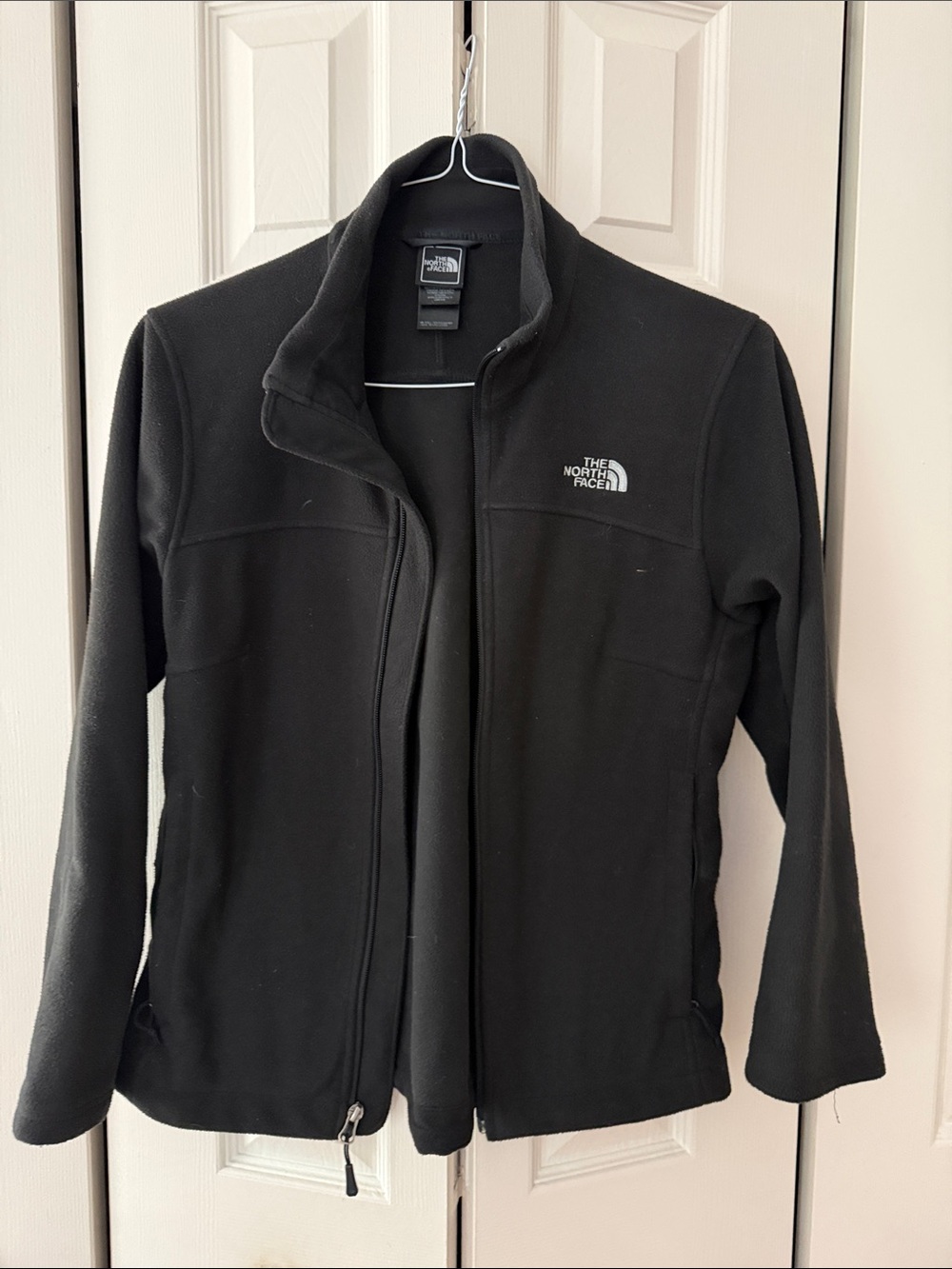 The North Face Women’s Black Full-Zip Fleece Jacket